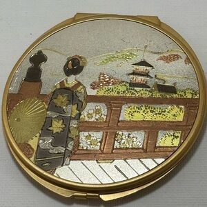 Vintage Compact with Japanese Scene